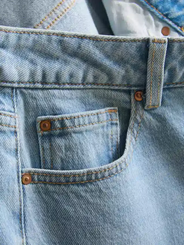 Jeans med hög midja och raka ben