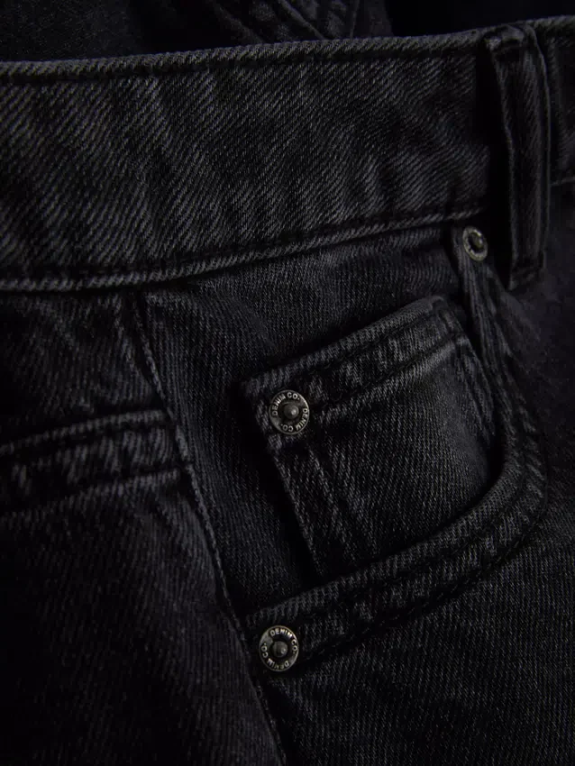 Jeans med hög midja och raka ben