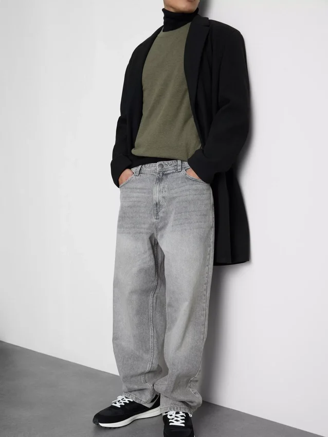 Jeans med medelhög midja och raka ben