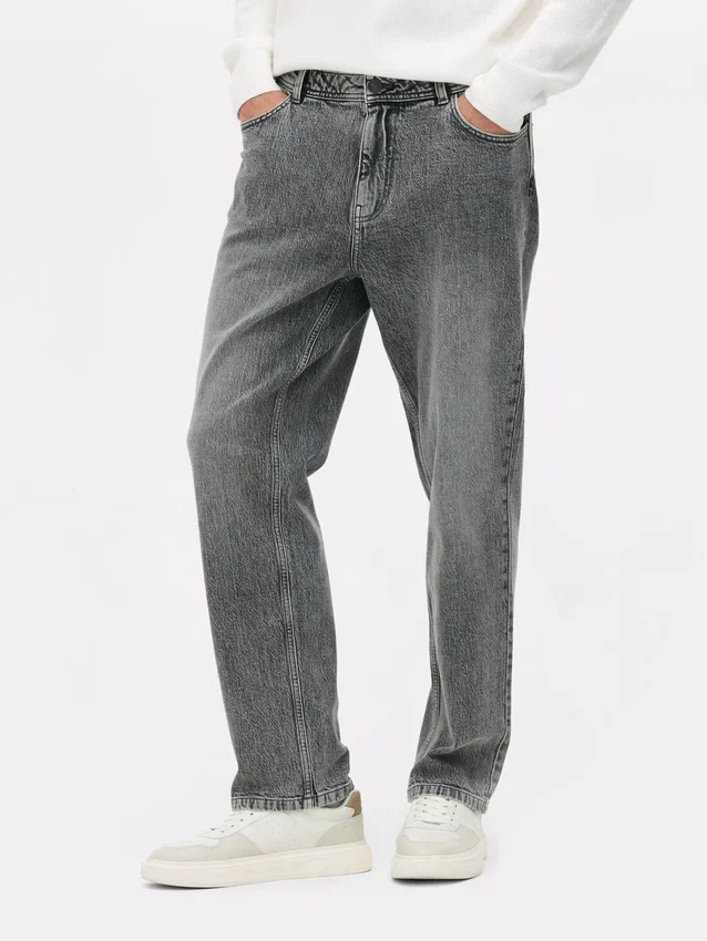 Jeans med medelhög midja och raka ben
