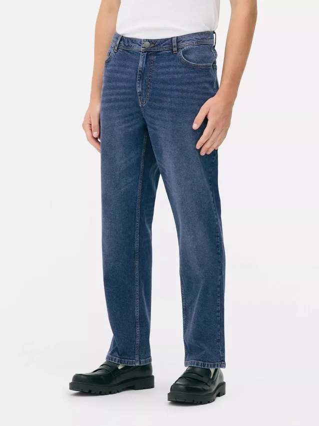 Jeans med medelhög midja och raka ben