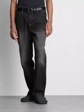 Jeans med medelhög midja och raka ben