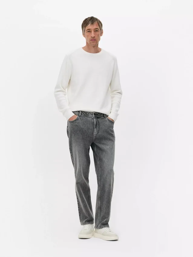 Jeans med medelhög midja och raka ben