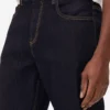 Jeans med medelhög midja och raka ben