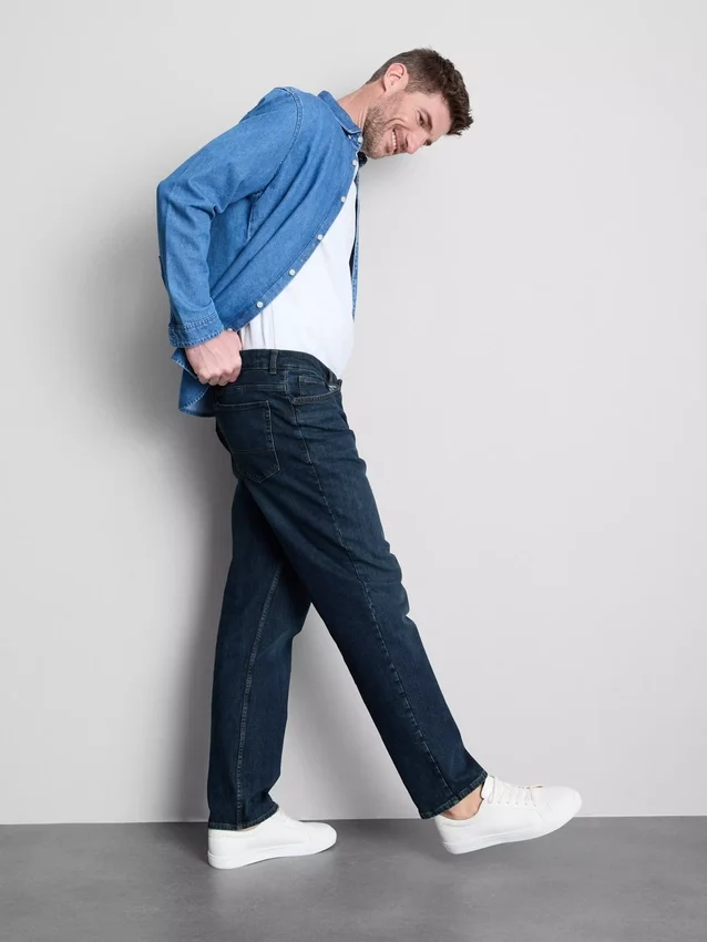 Jeans med medelhög midja och raka ben
