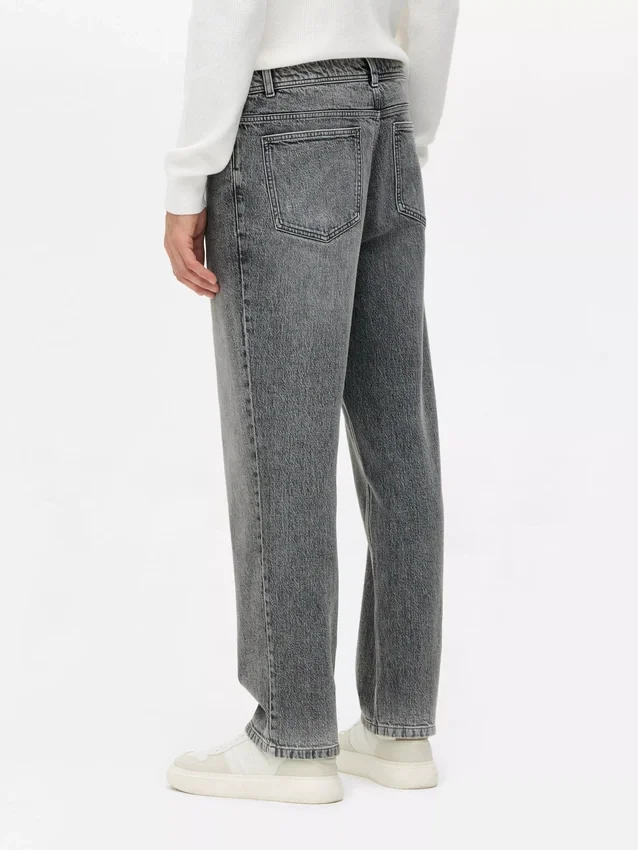 Jeans med medelhög midja och raka ben