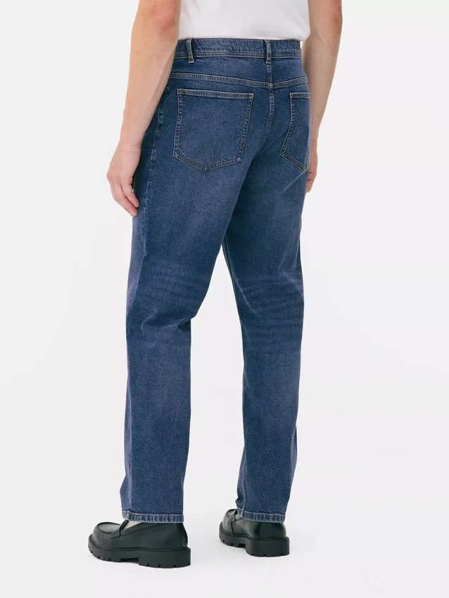 Jeans med medelhög midja och raka ben