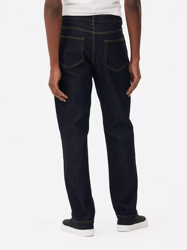 Jeans med medelhög midja och raka ben