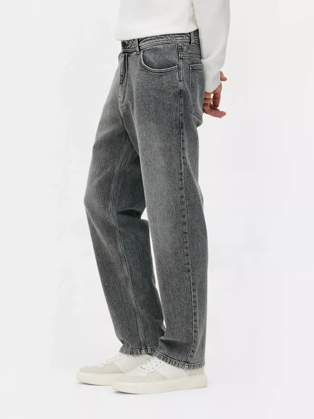 Jeans med medelhög midja och raka ben