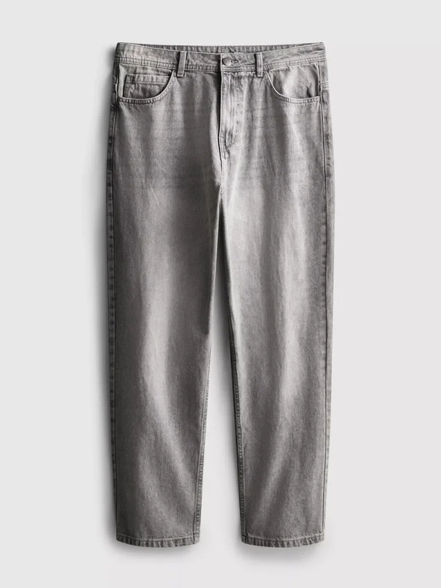 Jeans med medelhög midja och raka ben