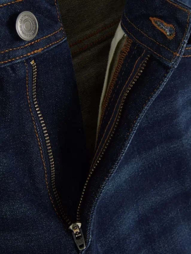 Jeans med medelhög midja och raka ben