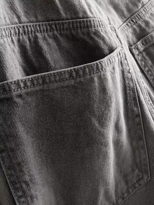 Jeans med medelhög midja och raka ben