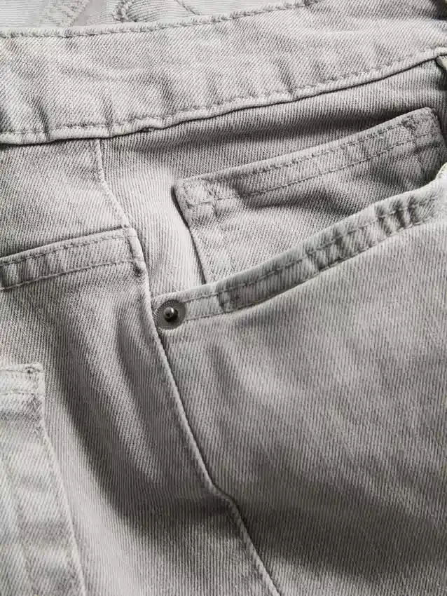 Jeans med medelhög midja och raka ben
