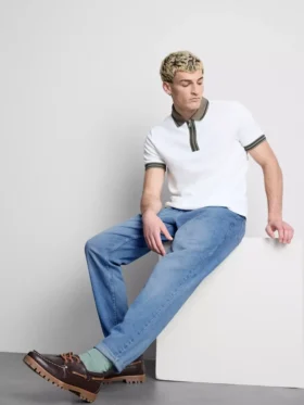 Jeans med medelhög midja och smal passform