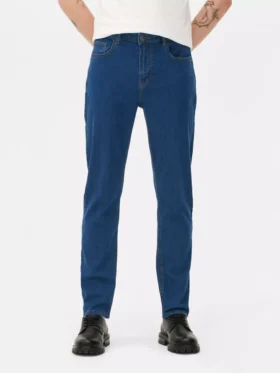 Jeans med medelhög midja och smal passform