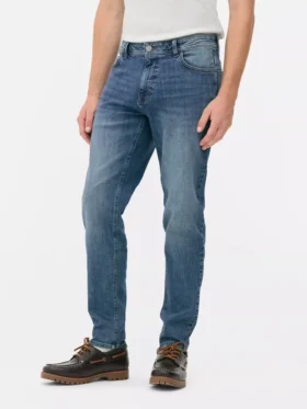 Jeans med medelhög midja och smal passform