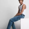 Jeans med medelhög midja och smal passform