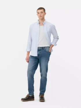 Jeans med medelhög midja och smal passform