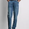 Jeans med medelhög midja och smal passform