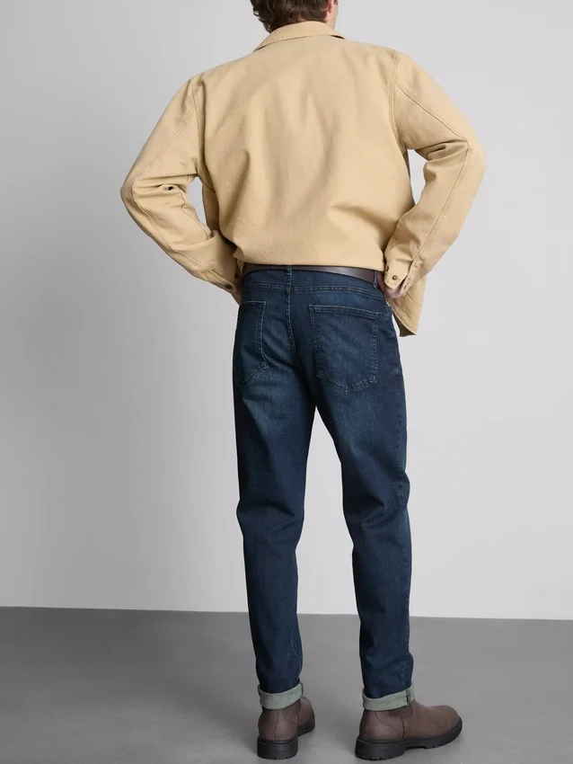 Jeans med medelhög midja och smal passform