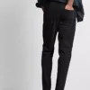Jeans med medelhög midja och smal passform