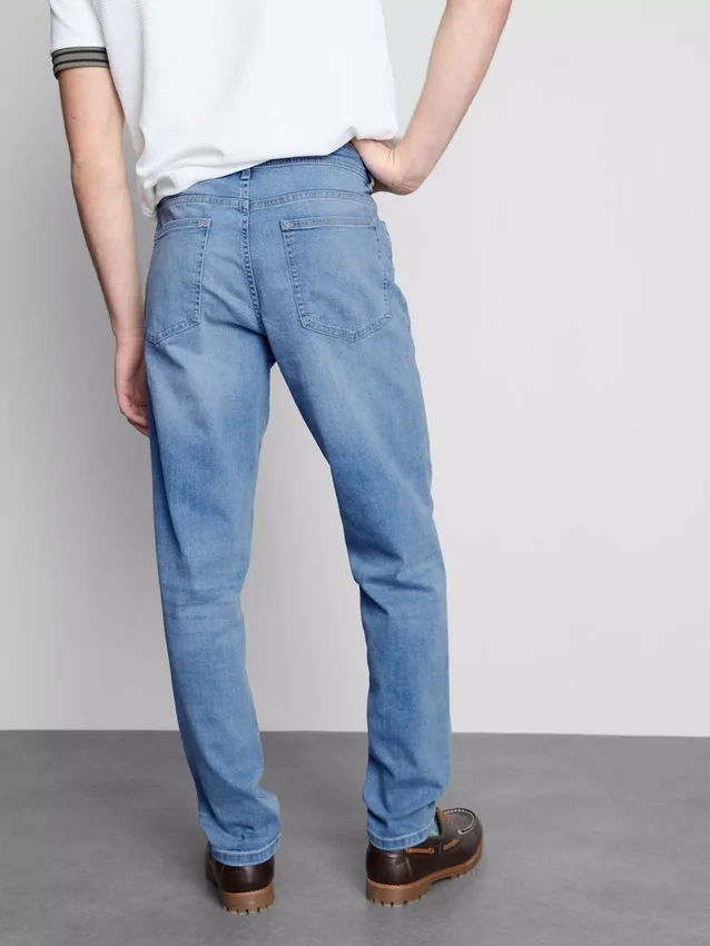 Jeans med medelhög midja och smal passform