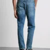 Jeans med medelhög midja och smal passform