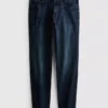 Jeans med medelhög midja och smal passform