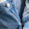 Jeans med medelhög midja och smal passform