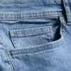 Jeans med medelhög midja och smal passform