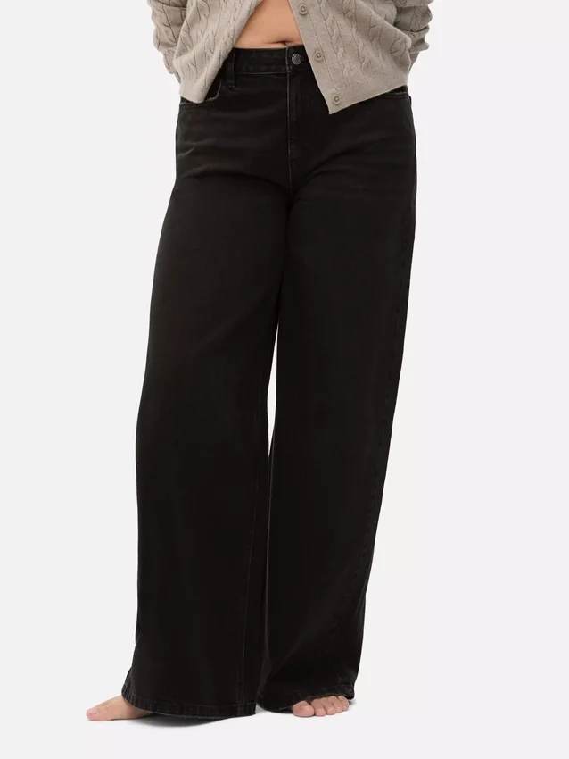 Jeans med medelhög midja och vida ben