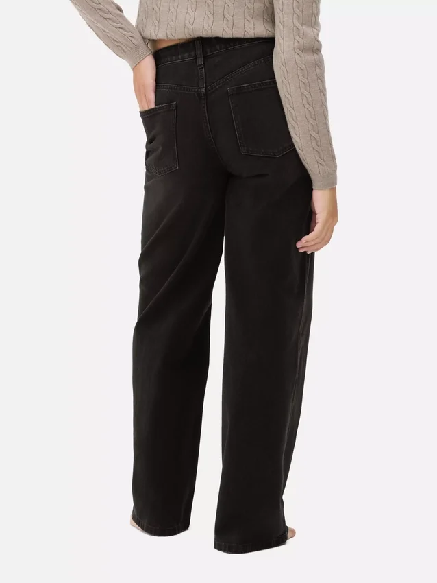 Jeans med medelhög midja och vida ben