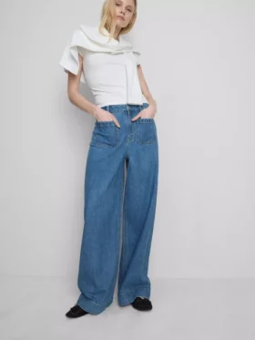 Jeans med vid ben och fickor fram