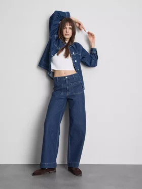 Jeans med vid ben och fickor fram
