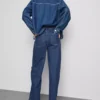 Jeans med vid ben och fickor fram