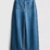 Jeans med vid ben och fickor fram