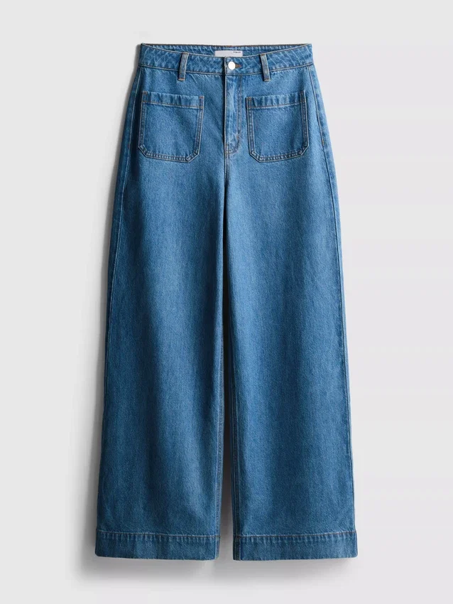Jeans med vid ben och fickor fram