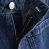 Jeans med vid ben och fickor fram