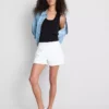 Jeansshorts med medelhög midja och uppvikt kant
