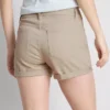 Jeansshorts med medelhög midja och uppvikt kant