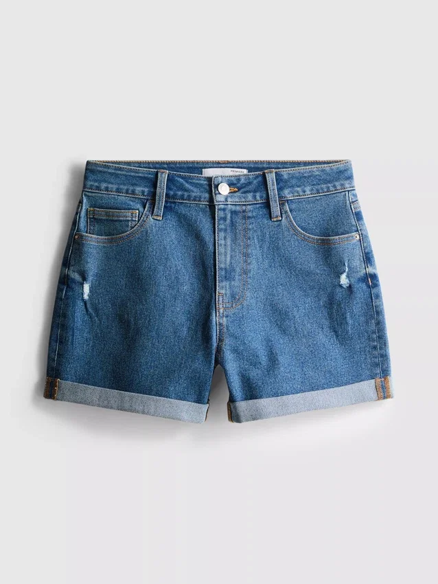Jeansshorts med medelhög midja och uppvikt kant