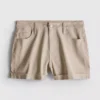 Jeansshorts med medelhög midja och uppvikt kant