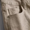 Jeansshorts med medelhög midja och uppvikt kant
