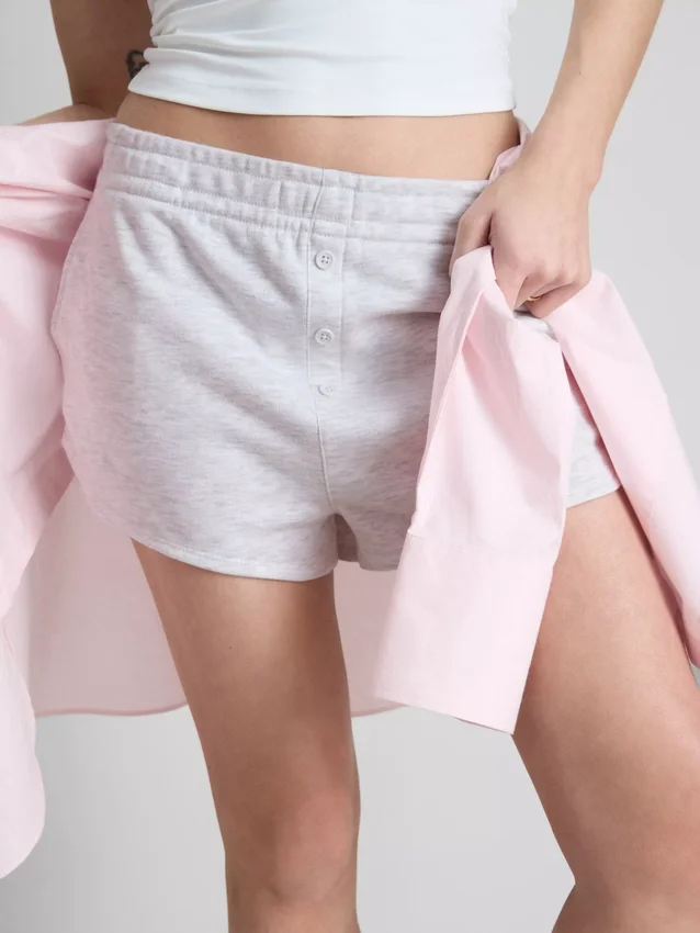 Jersey-shorts med knappdetaljer i bomullsrik kvalitet