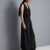 Jumpsuit med V-ringning och ballongben