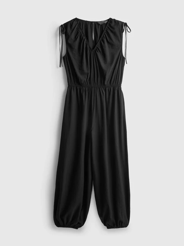 Jumpsuit med V-ringning och ballongben