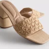 Klackskor med blockklack i raffia