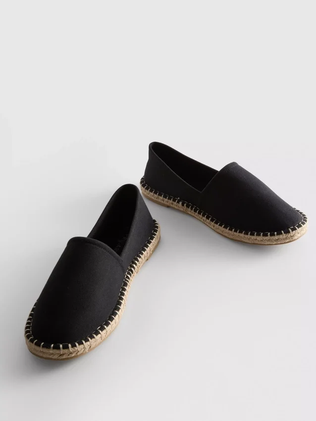 Klassiska espadriller i canvas