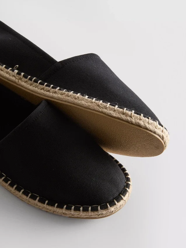Klassiska espadriller i canvas