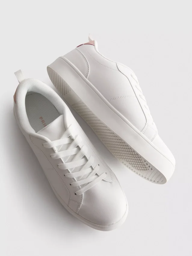 Klassiska låga sneakers